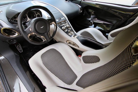 aston martin 77