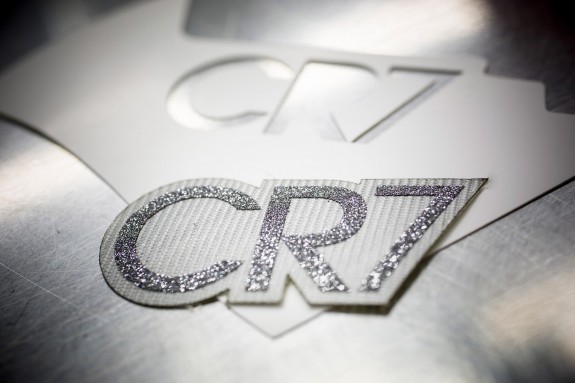mercurial-cr7-rare-gold-3